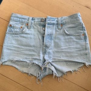 🟠501 shorts from Urban Outfitters🤗